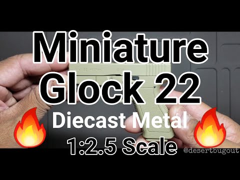 Miniature Guns: 1:2.05 Scale Glock 22