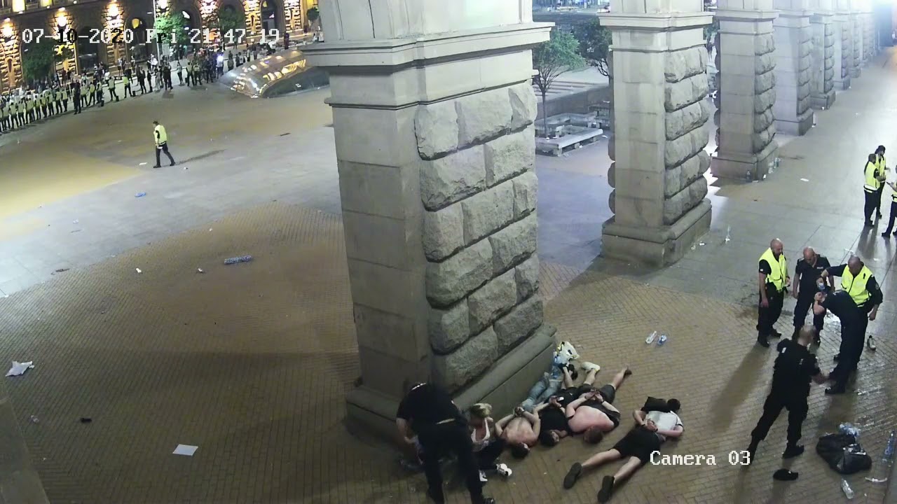 Нови кадри на бруталния полицейския побой по време на протестите