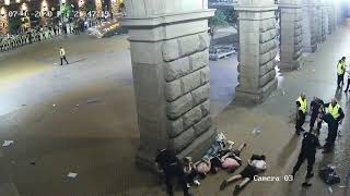 Нови кадри на бруталния полицейския побой по време на протестите