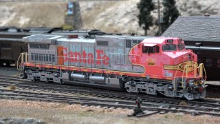 ScaleTrains Rivet Counter GE C44-9W BNSF #696 ex-ATSF Patched Warbonnet DCC & Sound Review  in 4K