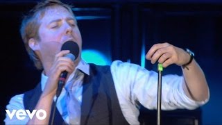 Kaiser Chiefs - Everyday I Love You Less and Less (Live)