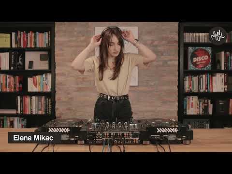 COUCHSURFING #8 w/ ELENA MIKAC (Zagreb, HR)