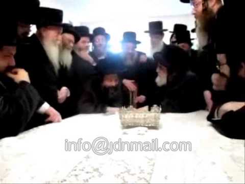 Visnitzer Rebbe Visits Bobov 45 Rebbe - Cheshvan 5773