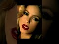 Hay Amores. Shakira