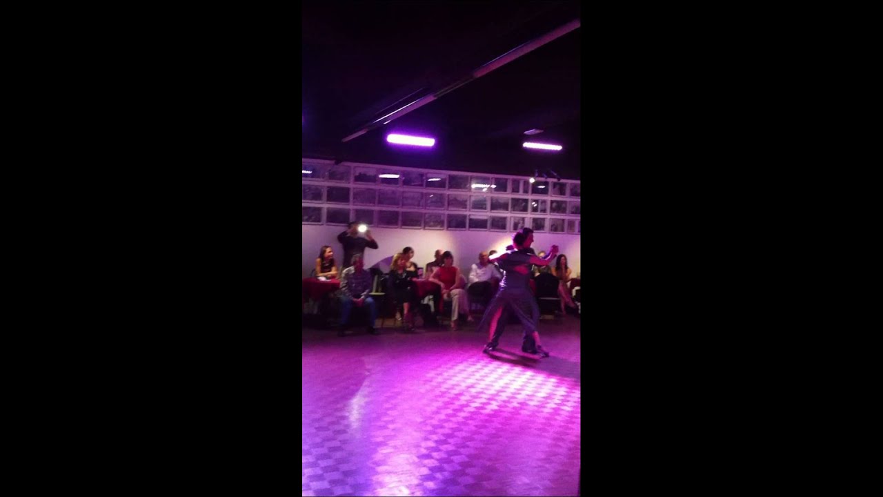 Video thumbnail for Roberto Calvo y Sandra Messina bailan "La Bicoca" di Juan D'Arienzo