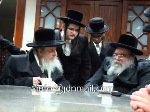 Bluzev Rebbe visiting Belzer Rebbe - Teves 5771