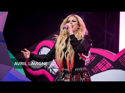 Avril Lavigne "Sk8er Boi"