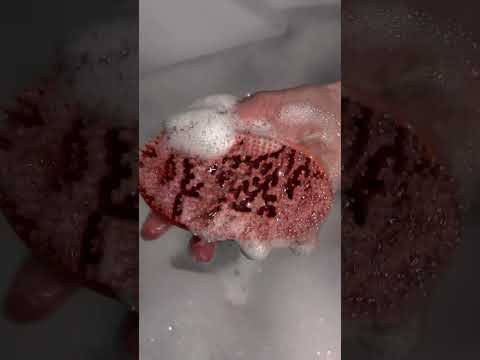 Щетка душ-массаж SWEEPA (красная)