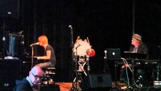 Reyn vs Qeaux Qeaux Joans - A Simple Tune [Natures Mistake]