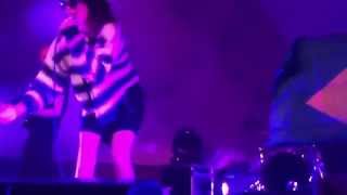 Sky Ferreira - Nobody Asked Me (If I Was Okay) - 2 (Live @ Club NME - São Paulo) 11/06/2014