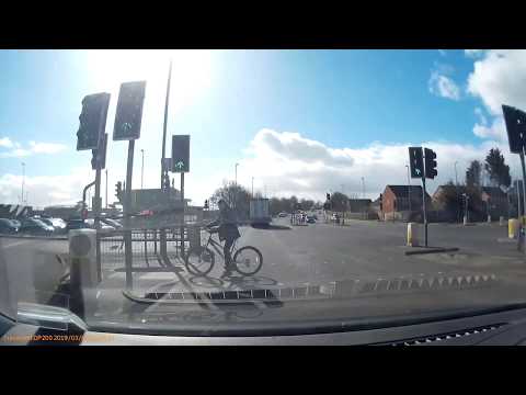 Nottingham cyclist close call. Near accident.