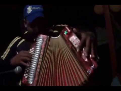 Los Cachos Están De Moda - El Sound Vallenato con (Gustavo Vazquez & Jose Galses)