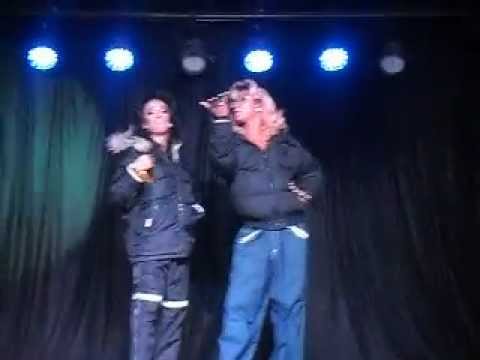 Isabelly Di Monaco e Aysha Hold -Boate Disturbia 22-09-12 Black and Withe