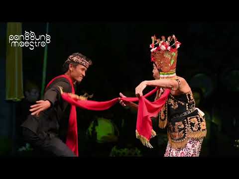 Maestro Tradisional Gandrung Banyuwangi Mak Temu 71 tahun Memesona Panggung Maestro V 2024