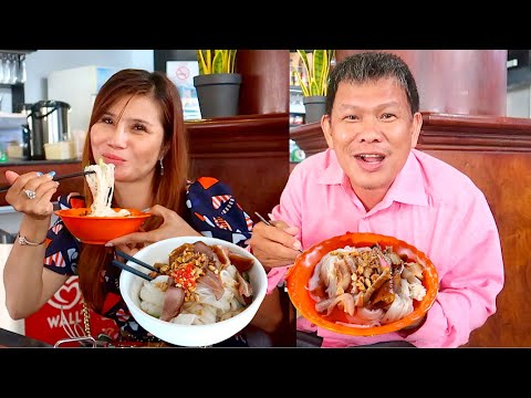 Eat Various Foods at Kampong Thmor in Kampong Thom Province