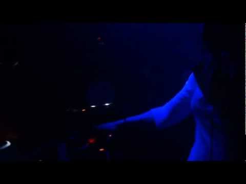 Linda Pearl / ESCALATE meets ARTILLERY 05/03/20111