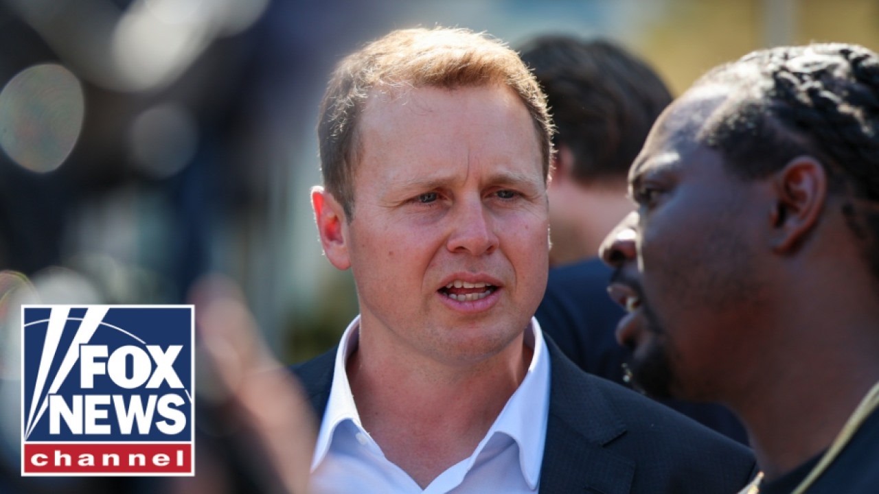 Spencer Pratt TEARS into 'RINOs,' makes URGENT plea to voters