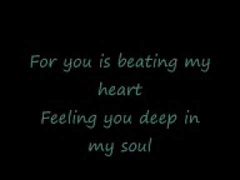 Holding and kissing me baby - Colours feat. Domino - Lyrics