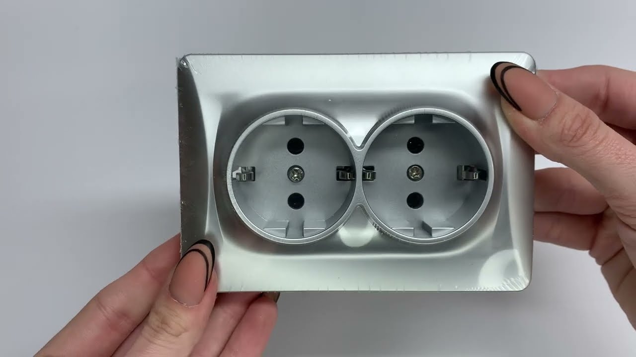 Розетка двухмесная с/з VIDEX Binera серебряный шёлк (VF-BNSK2G-CR)