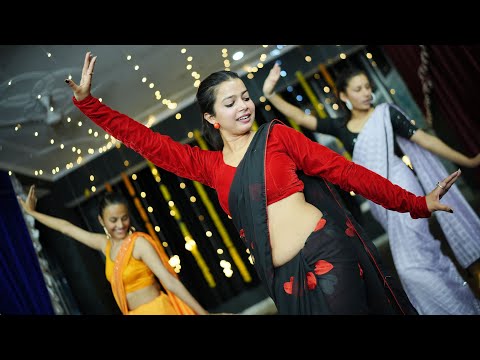 Beautiful Sangeet Dance Performance Bride and her Sister - Indian Wedding   Bride Dance Choreography