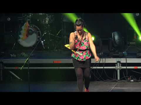 Carmen Lienqueo - El Amor Es Un Camino Que Derrepente Aparece (FAM Estadio Victor Jara 22-09-2019)