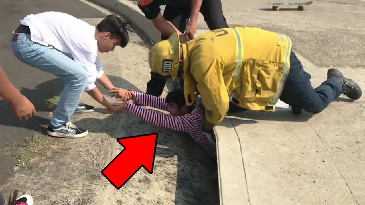 12 YouTubers Who Literally Got Stuck