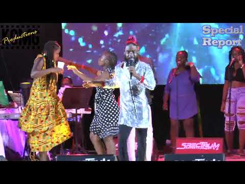 Gold'n Defends Groovy Monarch title