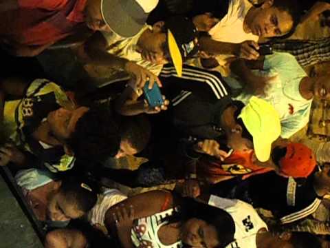 MC CEZINHA DO PG CANTANDO COM SEU SOBRINHO JOÃO VITOR NA PRACINHA DE PADRE GABRIEL