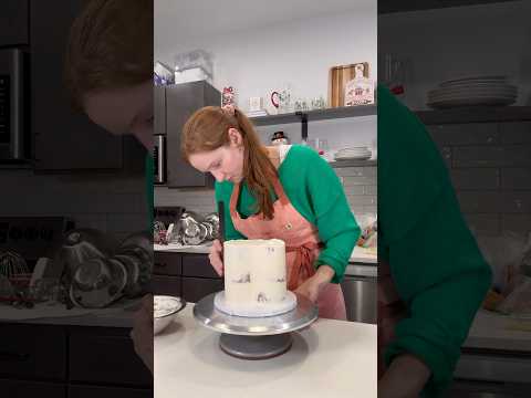 Welcome to the chaos that is me baking💜🌻 3rd times a charm