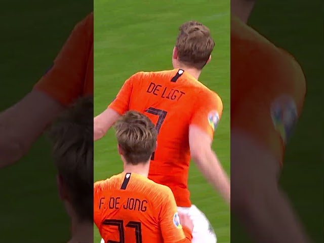 Big header from De Ligt! 💥 #NothingLikeOranje