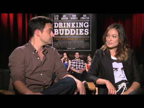Olivia Wilde and Jake Johnson are DRINKING BUDDIES
