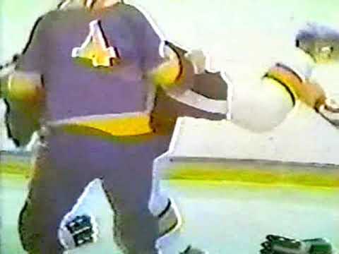 1975 11 25 H Nowak D Hutchison 2