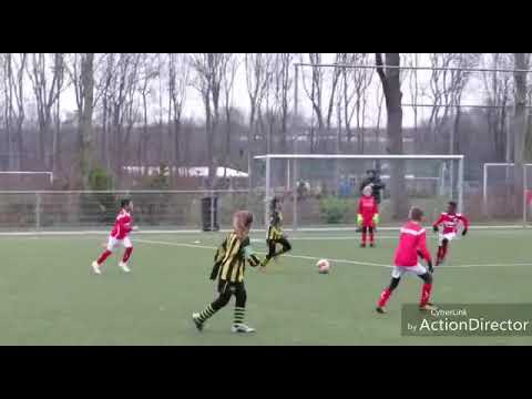 Santi Vianello with vv Wilhelmus JO9-1 against Sportlust ‘46