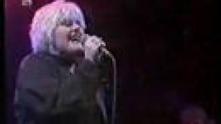 Alison Moyet performing 'It Won't Be Long' 2