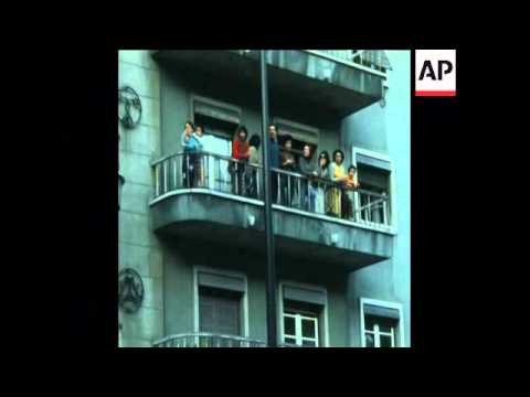 SYND 21 4 75 SOCIALIST MARCH WITH LEADER SOARES