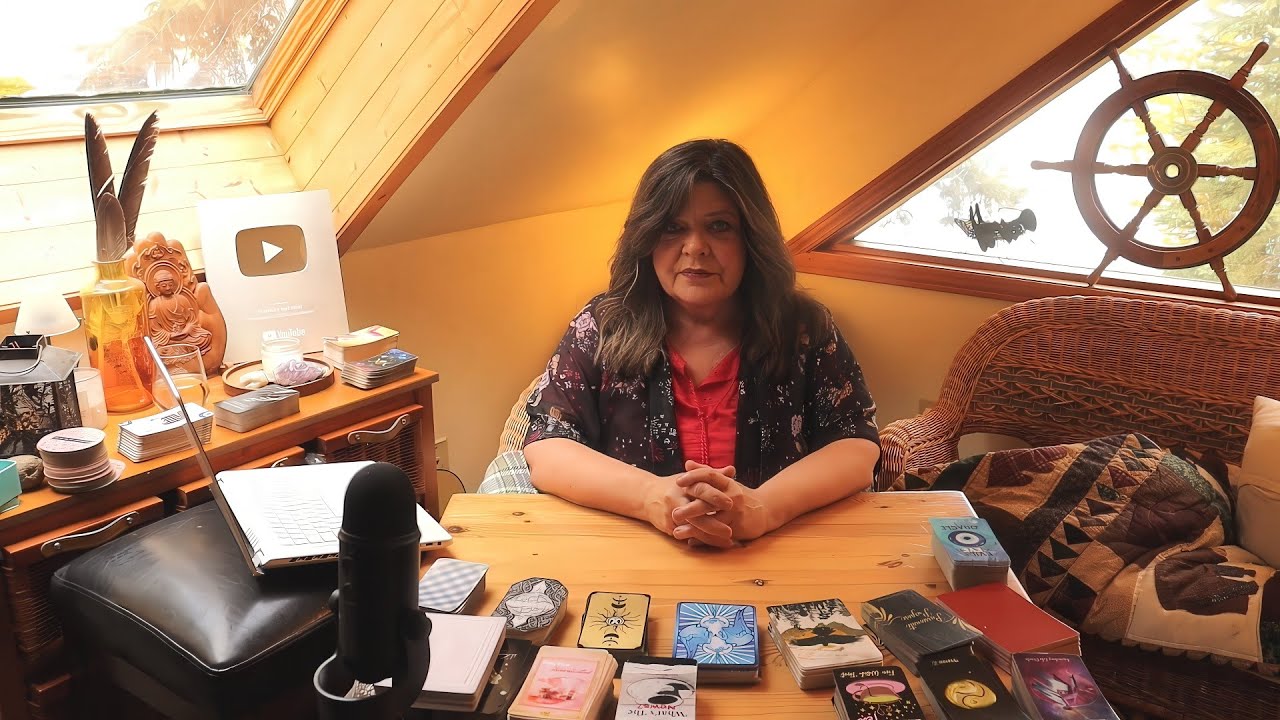 CAPRICORN BONUS 🌟 "DOING SOMETHING YOU TRULY THRIVE WITH" 💼 A NEW JOB OR LOVE OR BOTH! MUCH HAPPIER