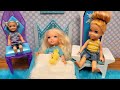 Little Elsa gets a cold ! Elsa & Anna toddlers - Barbie dolls