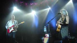 Emmylou Harris &amp; Mark Knopfler Love And Happiness