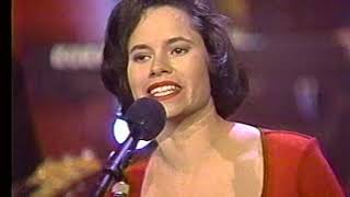 10,000 Maniacs Candy Everybody Wants on The Tonight Show 04-14-93 Live