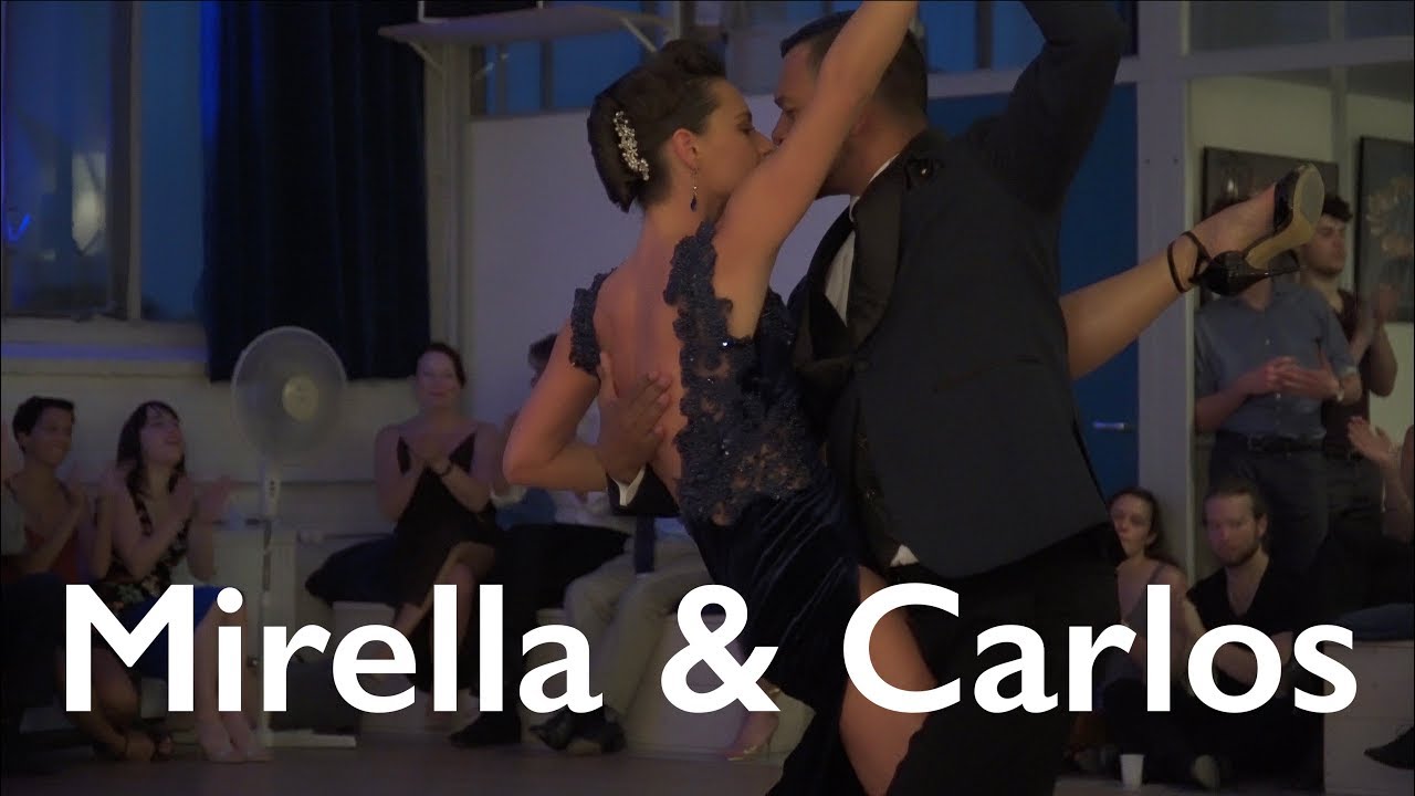 Video thumbnail for Mirella and Carlos Santos David - Déjame amarte aunque sea un día - 2/4