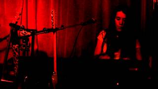 Carly Bryant "Tout doucement" (Blossom Dearie cover) - Live @ Le China, Paris - 23/04/2012 [HD]
