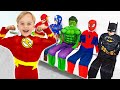 Superhelden Kind Hilft Allen Und Rettet Die Lage