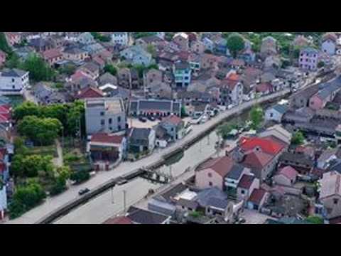 五车堰老街，一街跨两市，2号界碑独具一格 浙江省宁波市余姚市和绍兴市上虞区的交界地带，有一条界河，北岸隶属余姚市黄家埠镇五车堰村，南岸隶属上虞区小越街道双堰村。两岸人民以河为界，隔水而居，桥通...