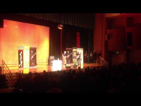 Joe Satriani & Will Fenton Jam @ Thump Music Masterclass.