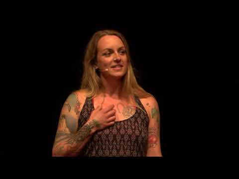Why I fight for solidarity | Pia Klemp | TEDxBerlin Video-Thumbnail von YouTube