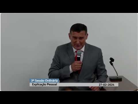 VEREADOR ROBERTO LAMARTINE DEFENDE O PREFEITO AYRES COM UNHAS E DENTES NA TRIBUNA.