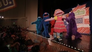 Sesame Street&#39;s Katie Teaches Military Kids About Change