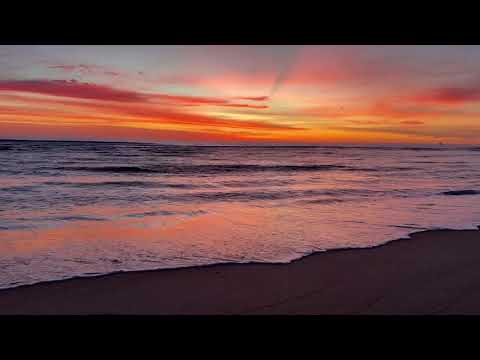 30-minute beach sunrise, peaceful wave sounds for meditation