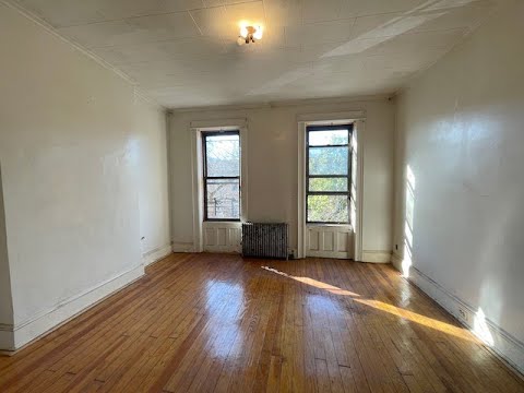 70-21 65 place apt 3R Glendale, NY 11358