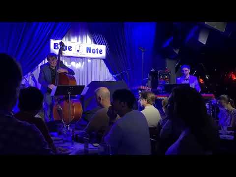 Christian Finger Band Live at Blue Note Jazz Club NYC-Sometimes it knows it's April